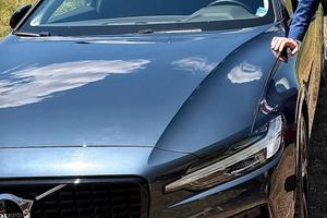 Subentro Leasing Volvo V 60 plus Dark 2023