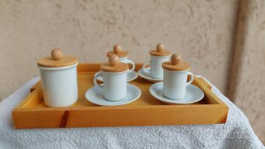 Tazzine da caffè, porta zucchero e vassoio