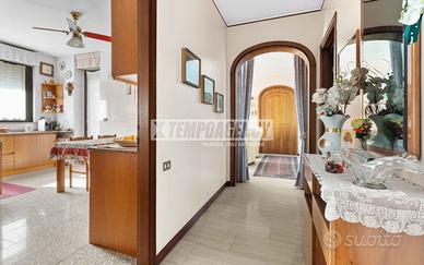 VENDITA 3 LOCALI CON TERRAZZO