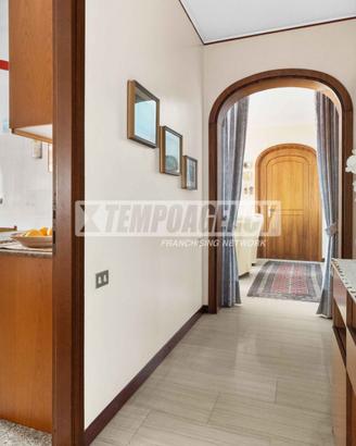 VENDITA 3 LOCALI CON TERRAZZO