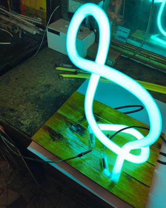 Lampada da tavolo neon lavorato a mano