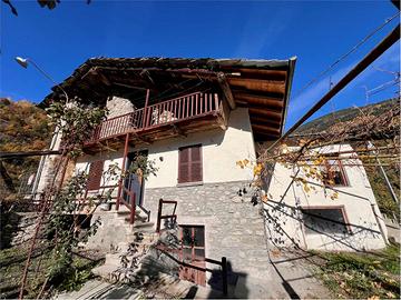 Casa indipendente con giardino