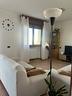 bicamere-su-due-livelli-con-garage-grande