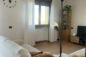 BICAMERE SU DUE LIVELLI CON GARAGE GRANDE