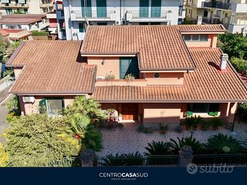 Splendida Villa Indipendente su tre livelli