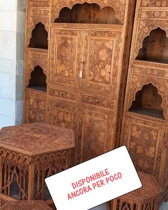 Mobili in legno intarsiato