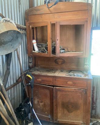 Credenza inizio 1900