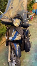 Piaggio Liberty S 150 blu con paravento e b 2012