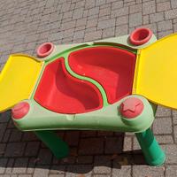 Tavolo giochi per bambini acqua e sabbia