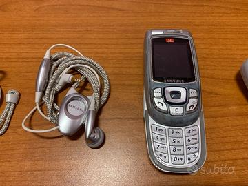 Telefono Samsung grigio