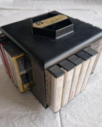 Portacassette girevole + 20 musicassette miste