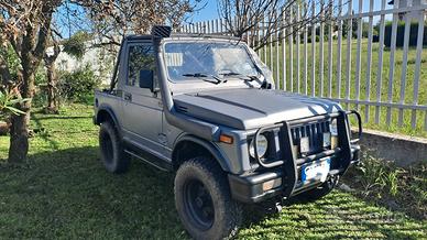 Suzuki Samurai sj410
