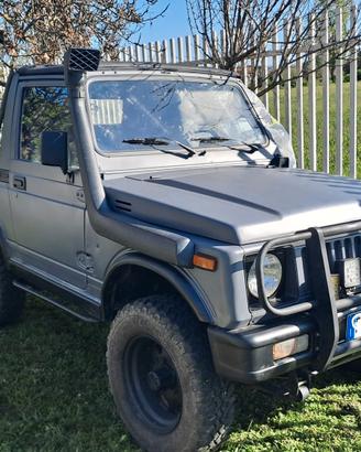 Suzuki Samurai sj410