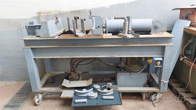 Piegatubi elettroidraulica