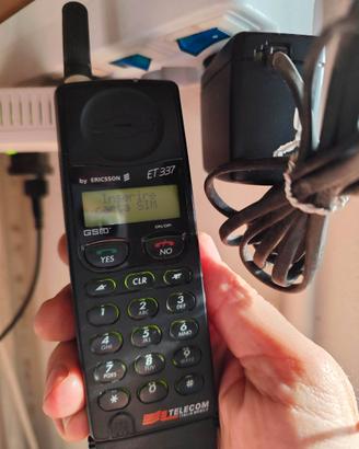 Cellulare Ericsson ET337 + caricabatterie