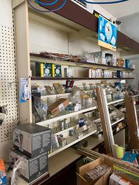 Mobili da parete con ripiani modulabili