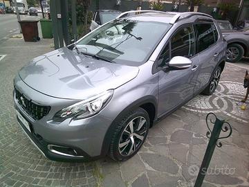 PEUGEOT 2008 BlueHDi 100 S&S Allure