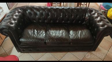 Divano Chesterfield in cuoio