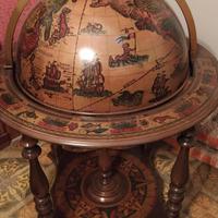 Mappamondo portabottiglie