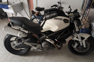 Ducati Monster 696 plus