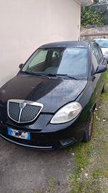 Lancia y 1.2 benzina/gpl con allarme e block shaft