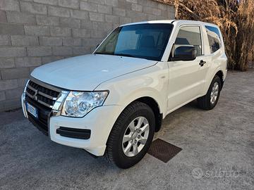 Mitsubishi Pajero 3 Porte Pajero 3.2 cr Intense 3p