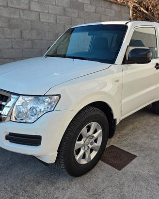 Mitsubishi Pajero 3 Porte Pajero 3.2 cr Intense 3p