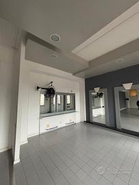 NEGOZIO EX parrucchiere