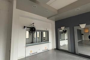 NEGOZIO EX parrucchiere