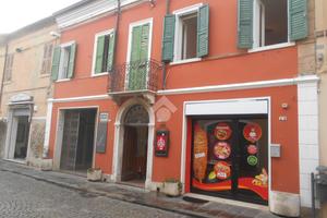 NEGOZIO A COMACCHIO