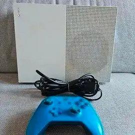 Xbox One S 500GB + Controller
