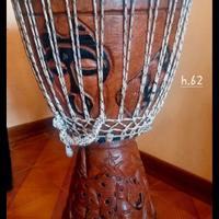 Bongo artigianale africano intagliato a mano