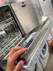 Lavastoviglie indesit