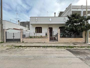 Villa di 110 m² con 4 locali a Martano