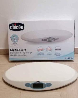 Bilancia pesa neonato digitale "Chicco". 