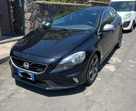 Volvo v40 R-design