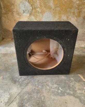 Cassa acustica subwoofer per auto