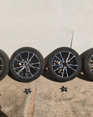 Cerchi in lega e gomme invernali 18 Yaris Cross