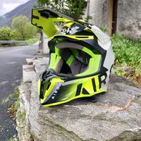 Casco Airoh Pro