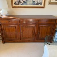 Credenza a tre ante