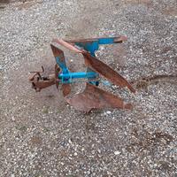 Aratro voltarecchio per motocoltivatore