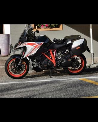 KTM SUPERDUKE 1290 GT