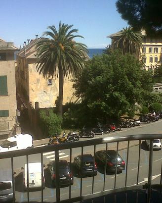 Arenzano centralissimo trilocale a 30 mt dal mare