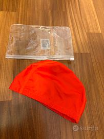 Cuffia nuoto nuova in tessuto