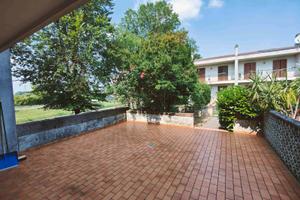Privato vende villa di testa a schiera 3 piani