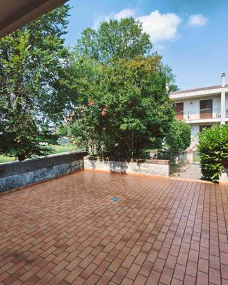 Privato vende villa di testa a schiera 3 piani