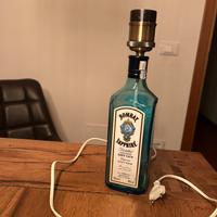 Lampada da tavolo artigianale in bottiglia di gin