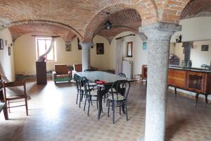 Casa 210 m2 salone circa 900 metri terreno 3 box