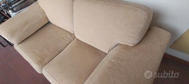 Divano due posti Poltrone e Sofà