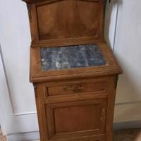 Comodini liberty con alzatina e piano in marmo